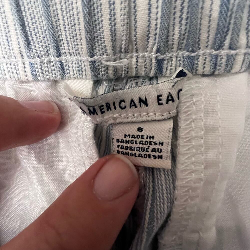 American Eagle AE Striped Mom Shorts Size 6 Light Blue White Ultra High Rise - Picture 9 of 16